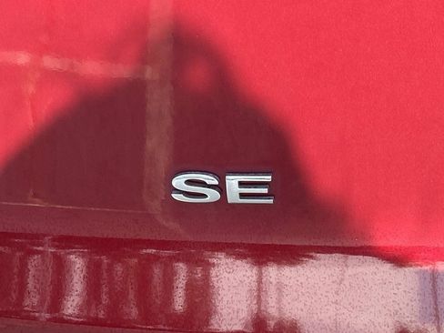 Used 2021 Ford EcoSport SE w/ SE Convenience Package FWD image 9