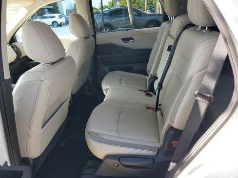Certified 2023 Nissan Pathfinder SL AWD/4WD image 12