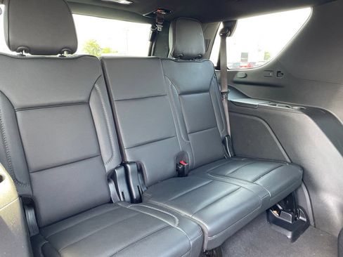 Used 2025 GMC Yukon Denali RWD image 17