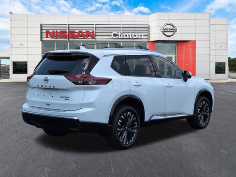 Used 2025 Nissan Rogue Platinum w/ Platinum Premium Package AWD/4WD image 3