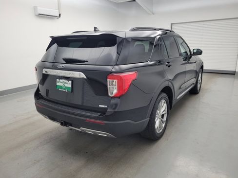 Used 2020 Ford Explorer XLT w/ Equipment Group 202A AWD/4WD image 9