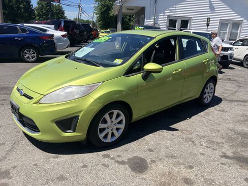 Used 2011 Ford Fiesta SE w/ 203A Rapid Spec Order Code FWD image 3