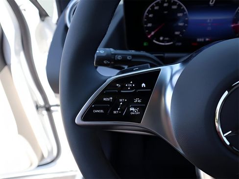 New 2026 Mercedes-Benz GLA 250 4MATIC image 32