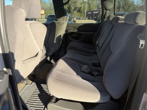 Used 2004 GMC Sierra 2500 SLE w/ Heavy-Duty Power Package image 12