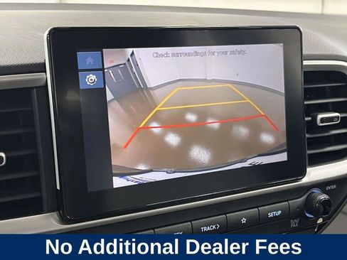 Used 2025 Hyundai Venue SEL FWD image 32