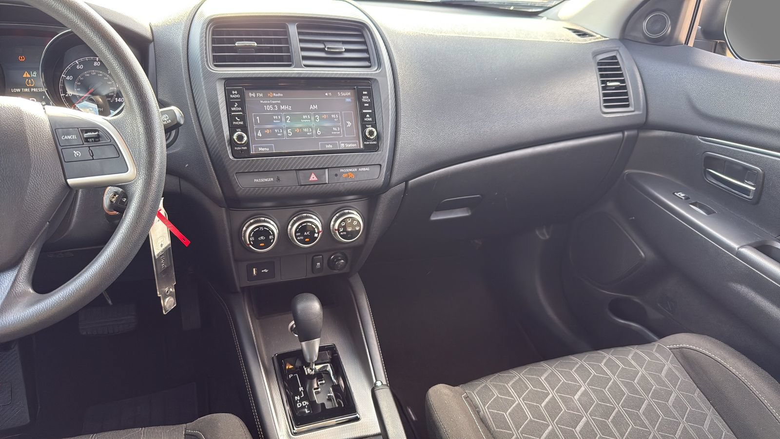 Used 2023 Mitsubishi Outlander Sport SE AWD/4WD image 19