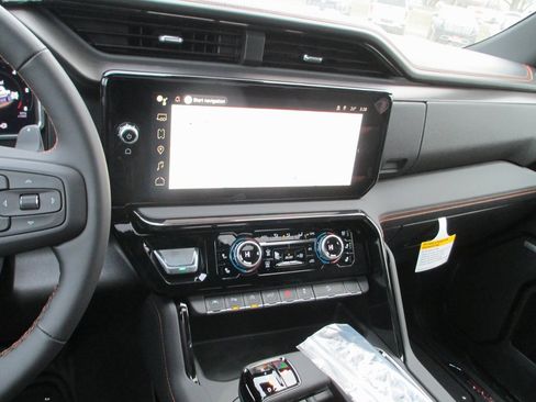 New 2026 GMC Sierra 1500 AT4 w/ AT4 Premium Package image 18