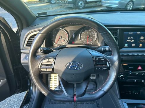 Used 2017 Hyundai Elantra Sport image 12