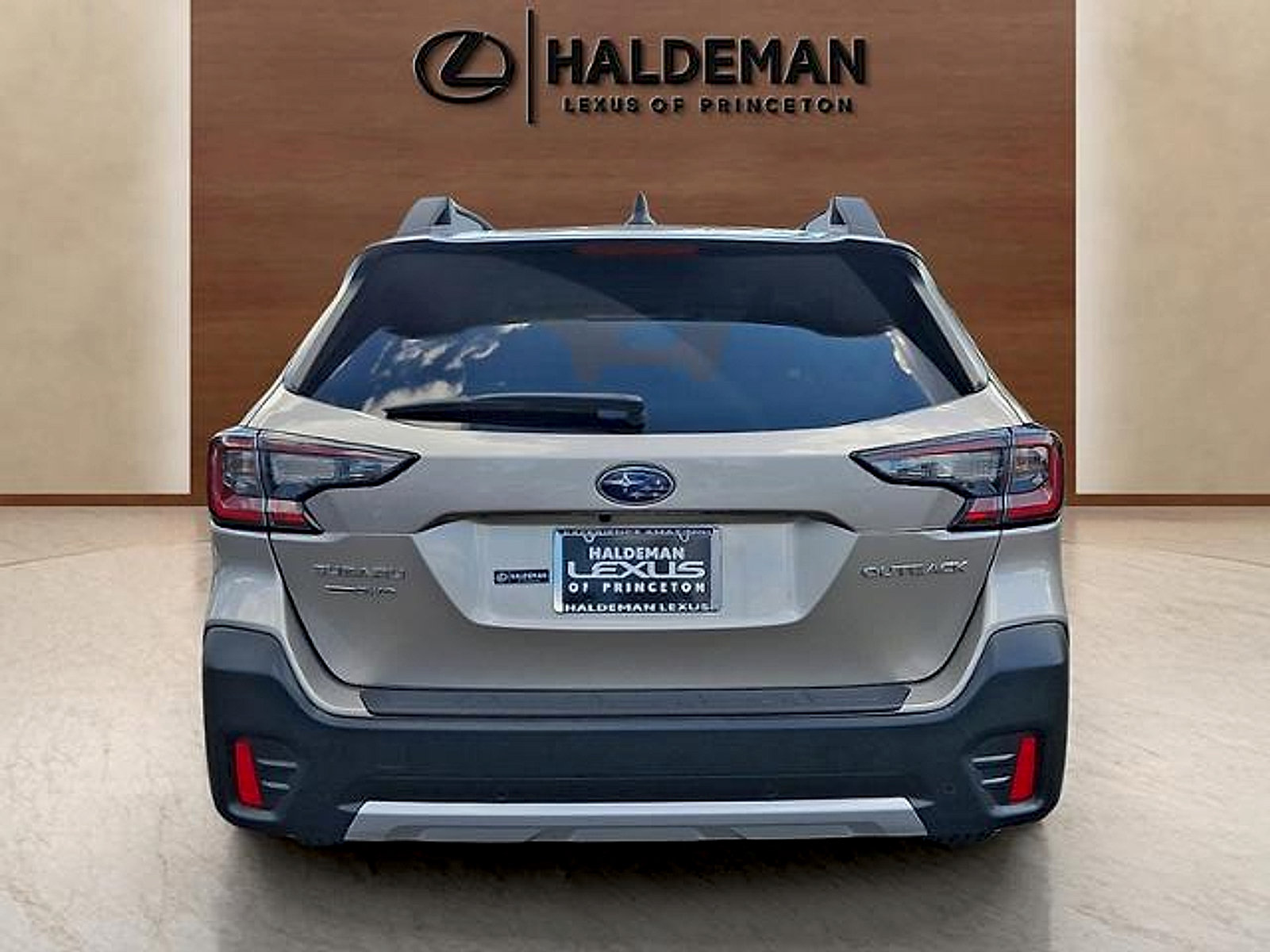 Used 2020 Subaru Outback Limited AWD/4WD image 5