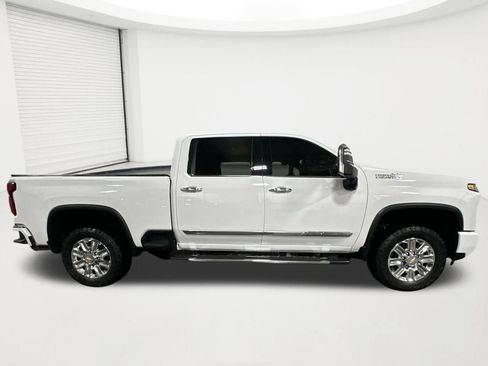 Used 2024 Chevrolet Silverado 3500 High Country w/ Technology Package AWD/4WD image 4