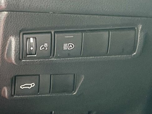 Used 2024 Toyota Corolla Cross XLE w/ Convenience Package AWD/4WD image 10