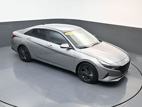 Certified 2023 Hyundai Elantra SEL image 13