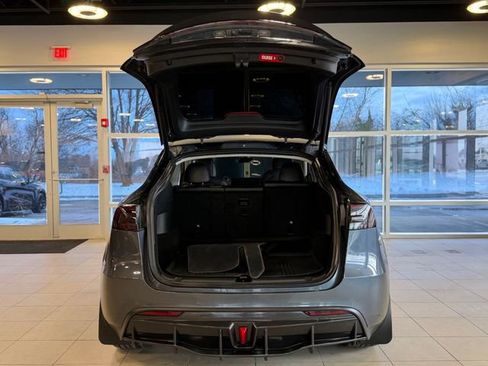 Used 2022 Tesla Model Y Long Range AWD/4WD image 37