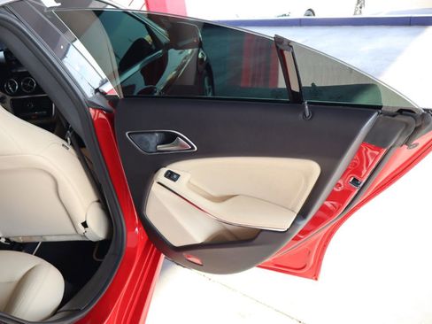 Used 2018 Mercedes-Benz CLA 250 image 33