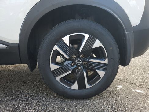 Certified 2025 Nissan Kicks SR image 28