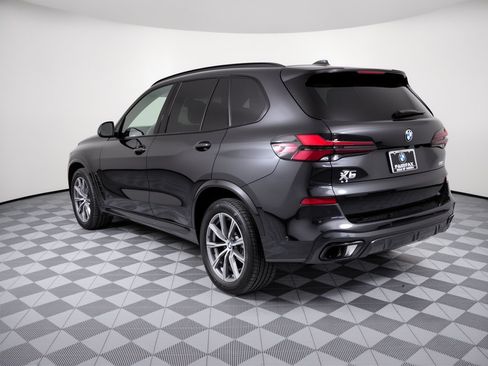 Used 2024 BMW X5 xDrive40i w/ M Sport Package AWD/4WD image 3