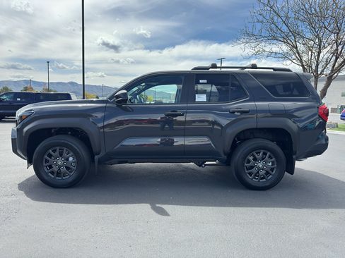 New 2026 Toyota 4Runner SR5 AWD/4WD image 4