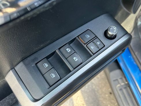 Used 2016 Toyota Tacoma TRD Sport image 23