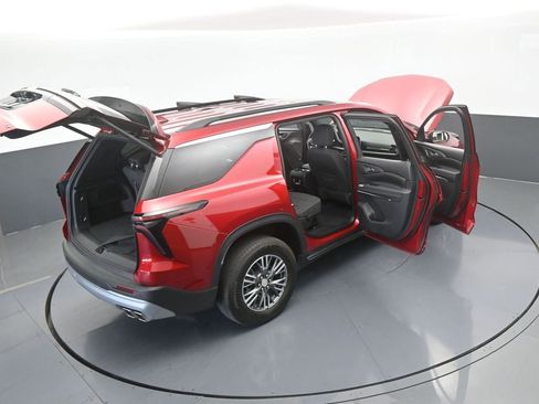 Used 2024 Chevrolet Traverse LT image 71