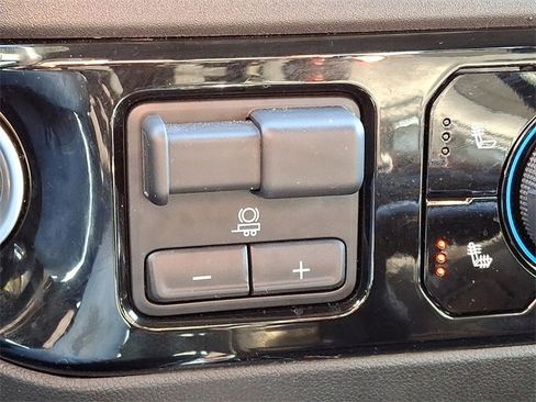 Certified 2023 Chevrolet Silverado 1500 RST image 23