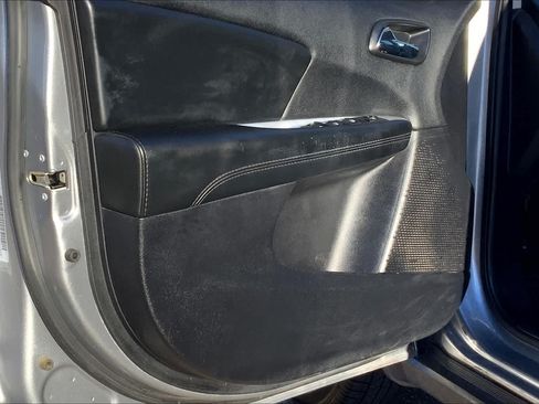 Used 2019 Dodge Journey SE w/ Blacktop Package FWD image 22