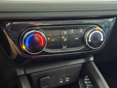 Used 2025 Chevrolet TrailBlazer LT AWD/4WD image 28