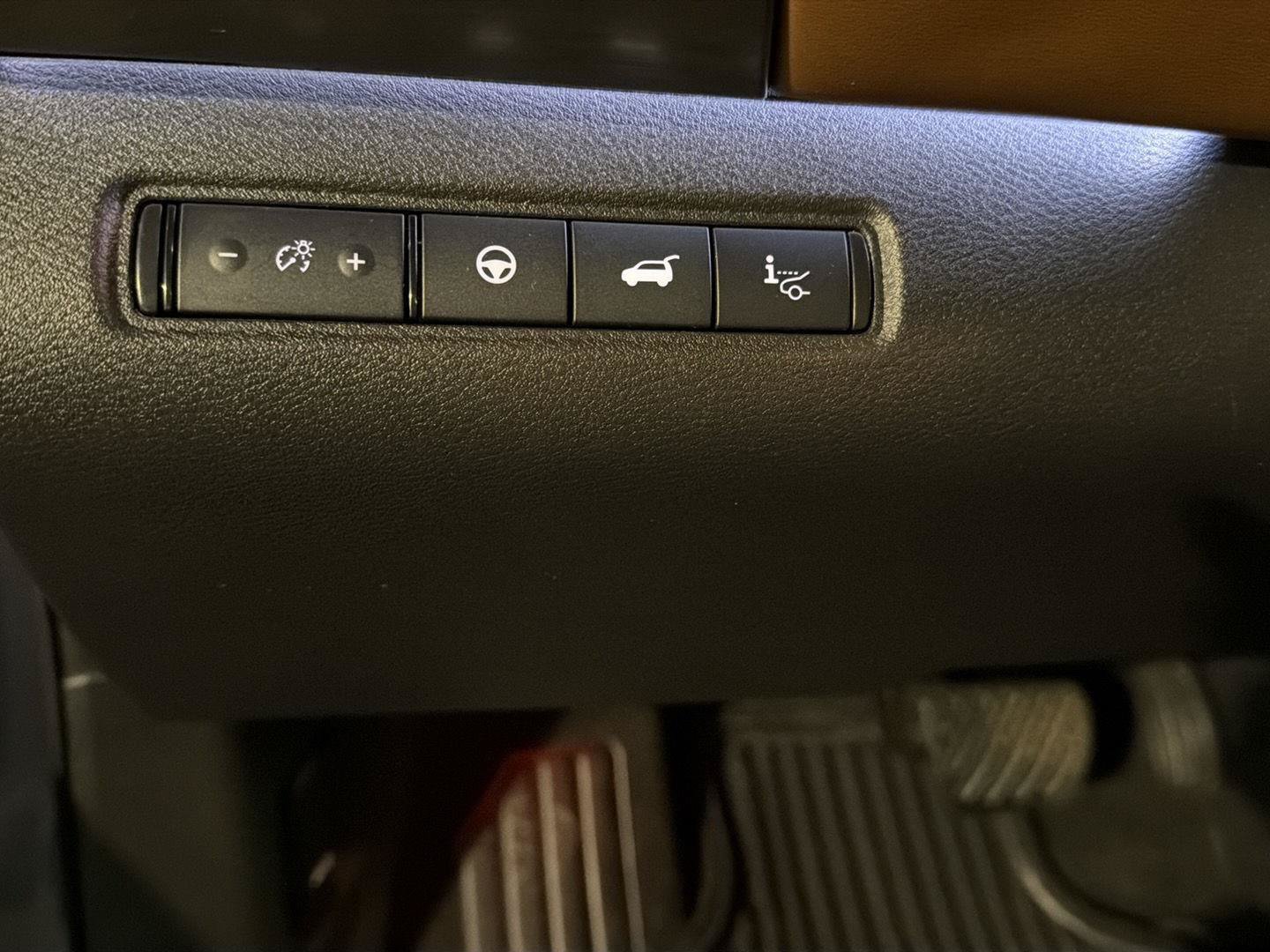 Used 2024 Nissan Pathfinder Platinum FWD image 20
