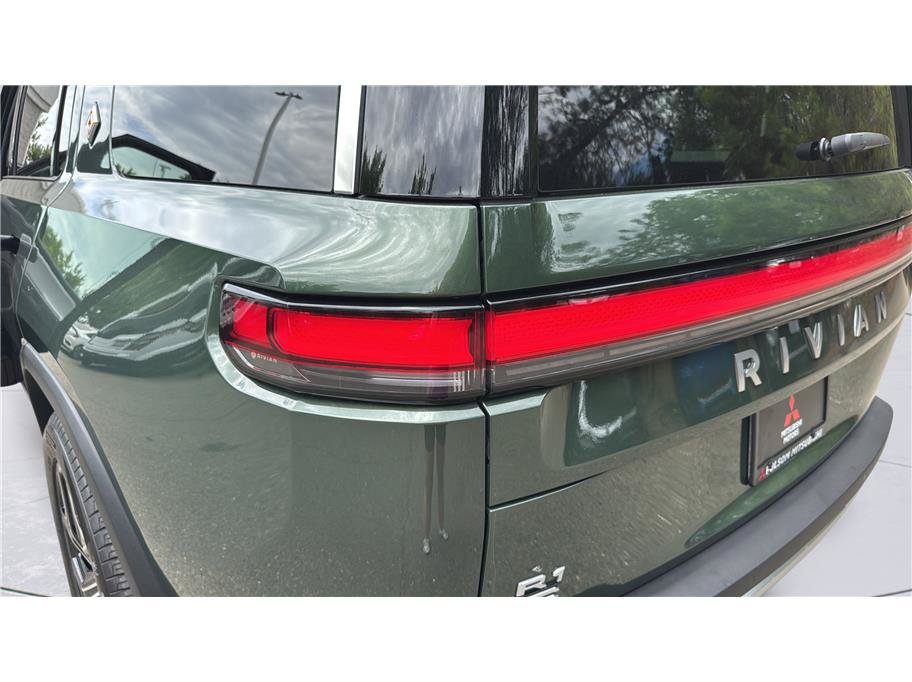 Used 2025 Rivian R1S Adventure Dual AWD/4WD image 34