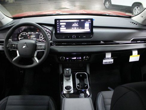 New 2026 Mitsubishi Outlander SE image 20