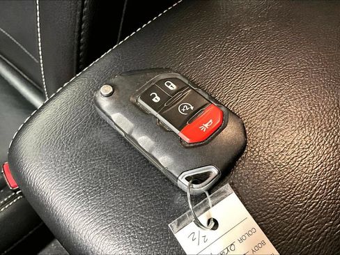 Used 2020 Jeep Wrangler Unlimited Sahara w/ Uconnect 4C Nav & Sound Group AWD/4WD image 12
