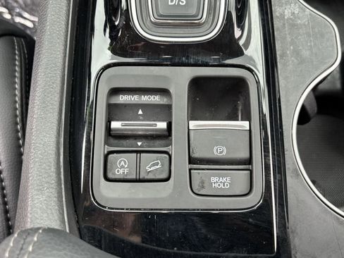 Certified 2025 Honda Pilot Touring image 26