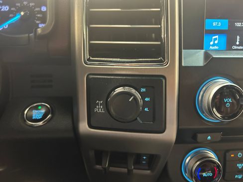 Used 2018 Ford F250 Platinum w/ Platinum Ultimate Package AWD/4WD image 18