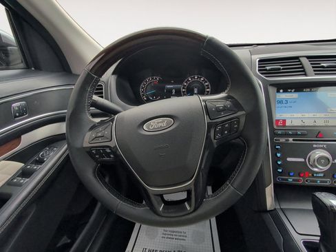 Used 2018 Ford Explorer Platinum AWD/4WD image 12