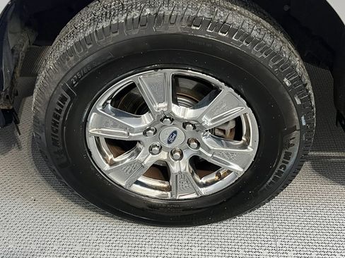 Used 2015 Ford F150 XLT w/ Equipment Group 302A Luxury AWD/4WD image 9