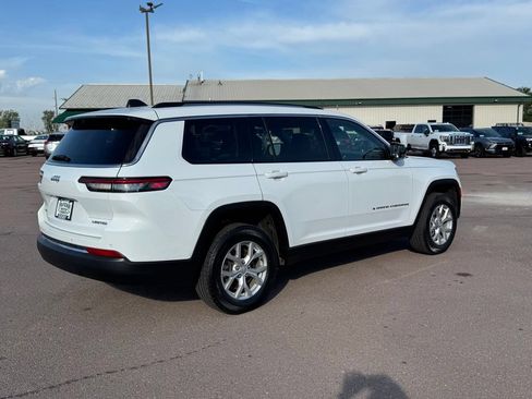 Used 2023 Jeep Grand Cherokee L Limited w/ Luxury Tech Group II AWD/4WD image 2