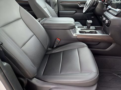 Used 2023 GMC Sierra 1500 SLT AWD/4WD image 12