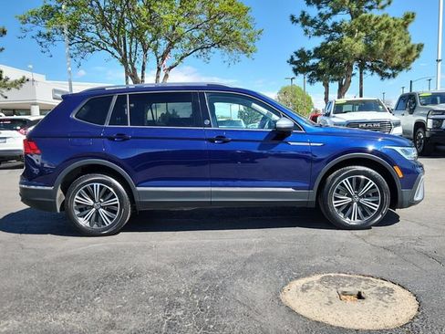 Certified 2024 Volkswagen Tiguan SE AWD/4WD image 2