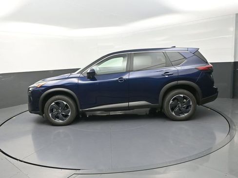 Used 2024 Nissan Rogue SV AWD/4WD image 4