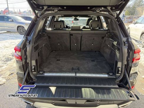 Used 2022 BMW X5 xDrive45e image 9