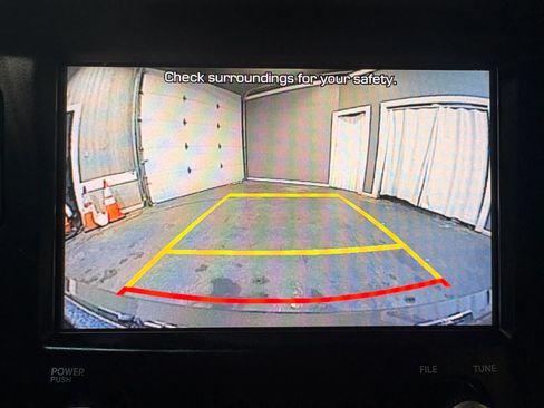 Used 2017 Hyundai Veloster FWD image 22