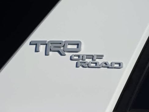 Certified 2024 Toyota 4Runner TRD Off-Road Premium w/ Moonroof Package AWD/4WD image 10