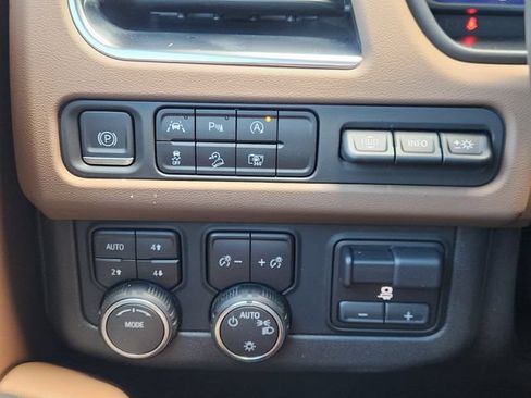 Used 2023 Chevrolet Suburban High Country w/ Max Trailering Package AWD/4WD image 24