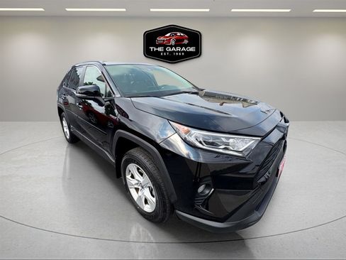Used 2021 Toyota RAV4 XLE w/ Convenience Package image 9