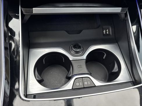 Used 2022 BMW X7 M50i image 23