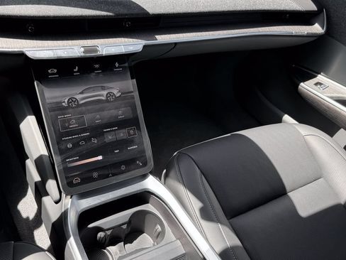Used 2024 Lucid Air Touring AWD/4WD image 23