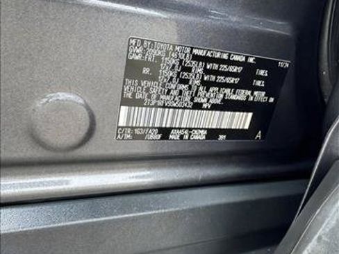Used 2025 Toyota RAV4 XLE AWD/4WD image 22