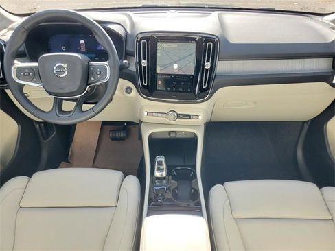 New 2026 Volvo XC40 B5 Ultra w/ Protection Package Premier image 28