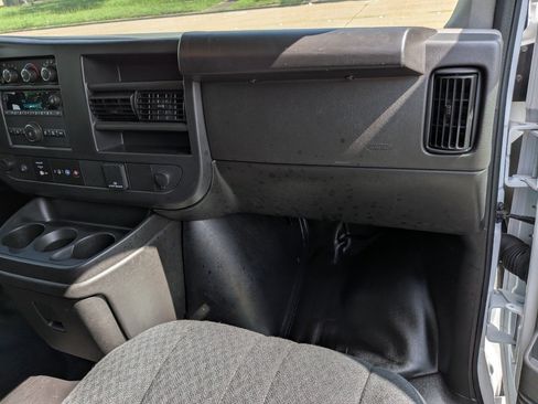 Used 2025 Chevrolet Express 2500 w/ Driver Convenience Package RWD image 13