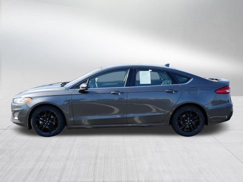 Used 2020 Ford Fusion SE w/ Equipment Group 151A FWD image 4