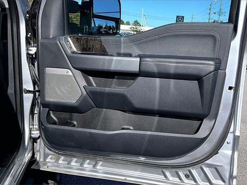 Used 2024 Ford F250 Lariat w/ Chrome Package image 23